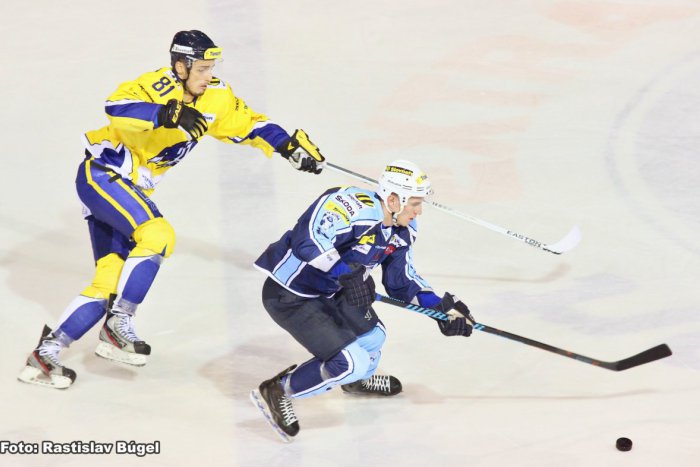 Ilustračný obrázok k článku Piešťany sa naďalej trápia: Nitrianski hokejisti doma nezaváhali