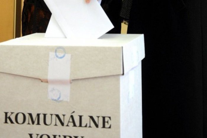 Ilustračný obrázok k článku Vysoké Tatry a Štrba bez zmeny: Na primátorských stoličkách ostávajú Ján Mokoš a  rekordman Michal Sýkora