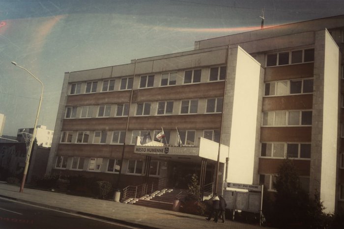 Ilustračný obrázok k článku Komunálne voľby už klopú na dvere: Akých primátorov zažilo Humenné od roku 1990?