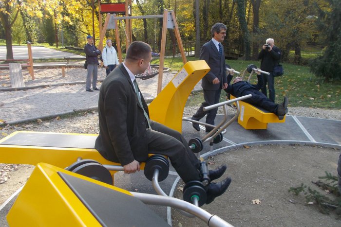 Ilustračný obrázok k článku Oddnes si budú môcť návštevníci Partizánskej lúky dávať poriadne do tela