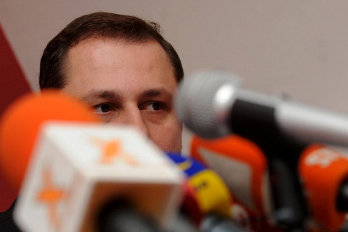 Ilustračný obrázok k článku VRAKUŇSKÉ SĽUBY: Micheľ plánuje zriadiť taxík pre seniorov, Klimsch chce využiť existujúce nevyužité plochy na parkovacie miesta