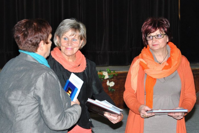 Ilustračný obrázok k článku Koyšove Ladce tlieskali ľúbostnej poézii Anny Mišurovej