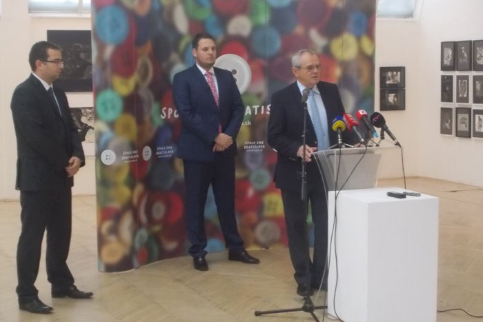 Ilustračný obrázok k článku Dragun svoj boj o post primátora vzdal. Rozhodol sa podporiť Kňažka