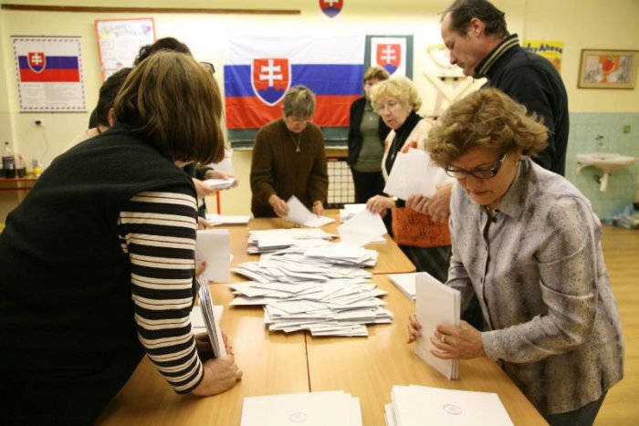 Ilustračný obrázok k článku DEVÍNSKONOVOVESKÉ SĽUBY: Jambor sľubuje kúpalisko, Tešovič si želá väčšiu transparentnosť a Ľuptáková dopravné spojenie na Záhorie