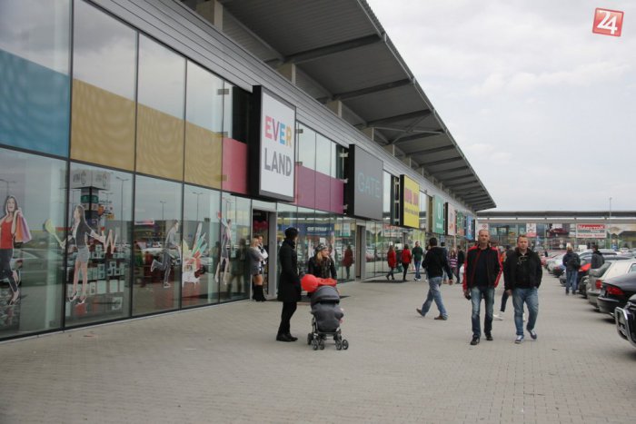 Ilustračný obrázok k článku Na juhu vyrastie obchodné centrum. V prevádzkach nájdu prácu desiatky ľudí