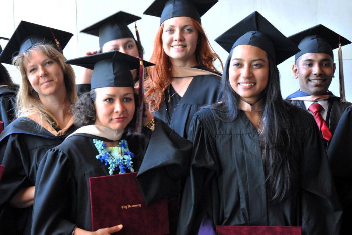 Ilustračný obrázok k článku Nechce sa vám stále cestovať? Študujte ONLINE z pohodlia vášho domova