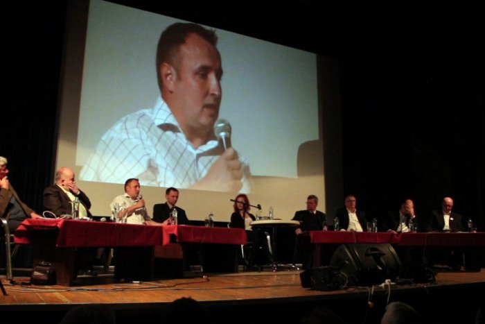 Ilustračný obrázok k článku Kremnický ring: Pozrite si KOMPLETNÝ ZÁZNAM z diskusie primátorských kandidátov