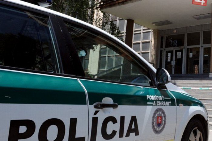 Ilustračný obrázok k článku Bitka na ulici: Pavol (56) povedal tínedžerom, nech mu nenadávajú, skončil so zlomeným stavcom!