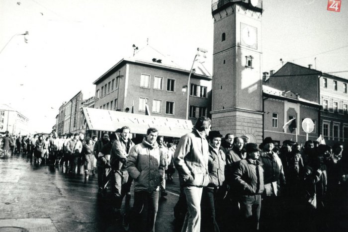 Ilustračný obrázok k článku V Bystrici sa chystajú oslavy 30. výročia Nežnej revolúcie. K tomuto mesto vyzvalo ľudí