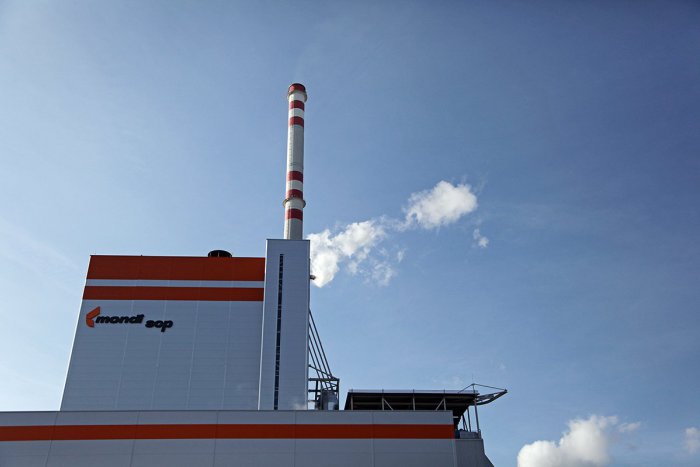 Ilustračný obrázok k článku Mondi slávnostne nabieha s novým regeneračným kotlom v Ružomberku