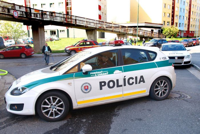 Ilustračný obrázok k článku Vo Veľkých Levároch okradli dvaja zlodeji staršiu ženu