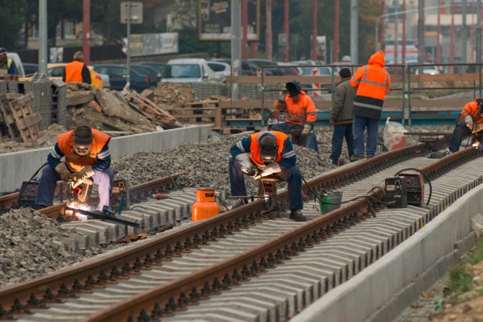 Ilustračný obrázok k článku Od nedele nebudú do Dúbravky opäť jazdiť električky