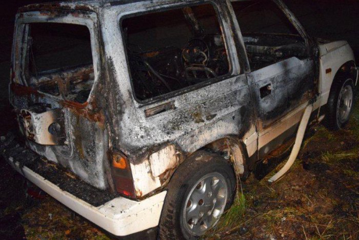 Ilustračný obrázok k článku Nočné plamene v Starom Meste: Na Štefánikovej ulici zhorelo do tla osobné auto