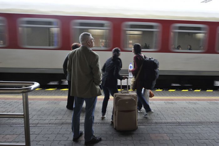 Ilustračný obrázok k článku Od dnes sa študenti a dôchodcovia odvezú vlakmi zadarmo