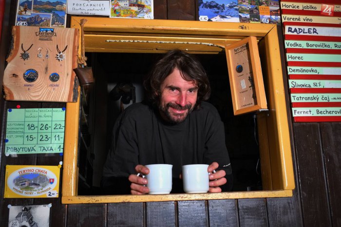 Ilustračný obrázok k článku Nový chatár na Térynke už naplno pracuje: Upratuje, varí čaj a robí aj vynášky