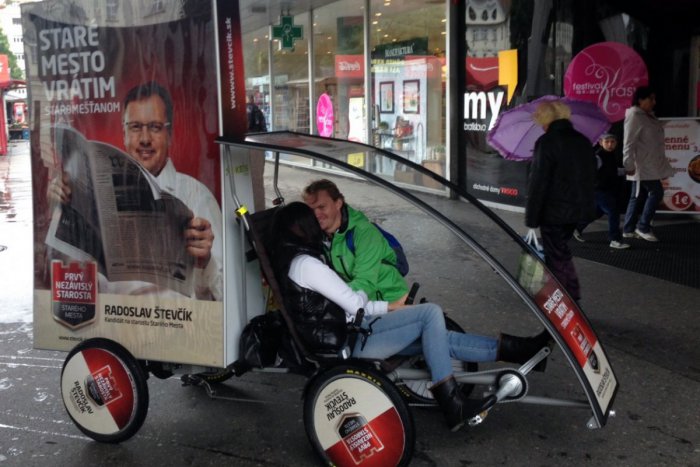 Ilustračný obrázok k článku KOMENTÁR: Forrest Gump, Radoslav Števčík a ich bonboniéra