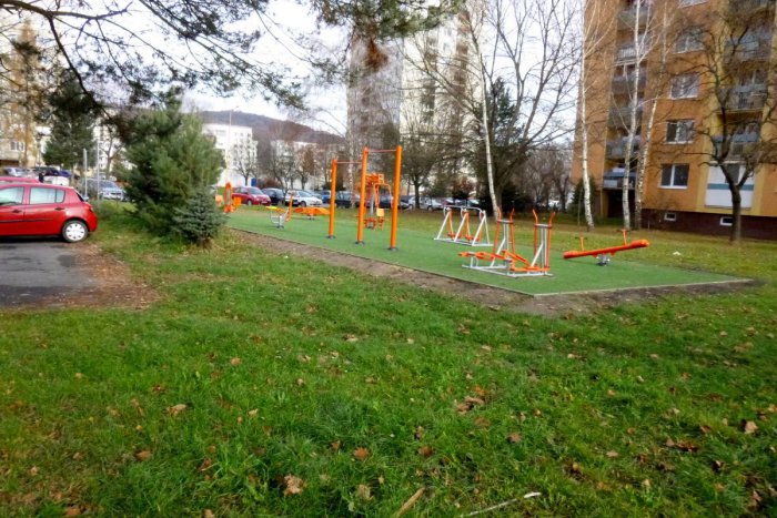 Ilustračný obrázok k článku Absolútna novinka v Humennom OBRAZOM: Pozrite si nové fitnes ihrisko
