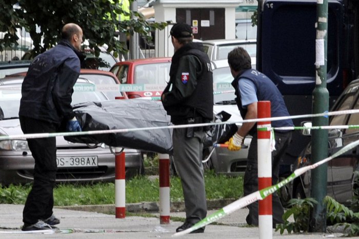 Ilustračný obrázok k článku Policajti našli v maringotke mŕtveho muža