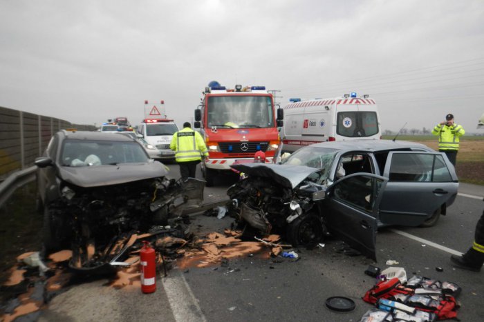 Ilustračný obrázok k článku Na Prístavnom moste sa pri dopravnej nehode zranili dvaja ľudia