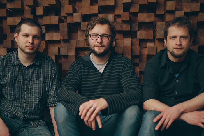 Ilustračný obrázok k článku Už ste počuli novú pieseň Schody od prešovskej kapely Komajota? Majú k nej aj pôsobivé lyric video!