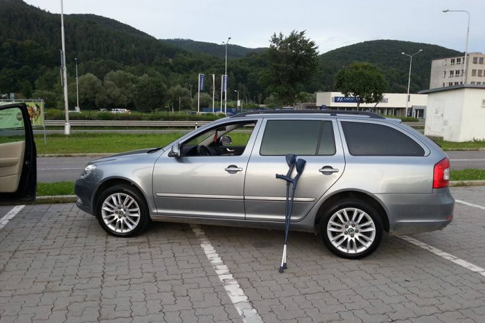 Ilustračný obrázok k článku Banskobystričana čakal desivý pohľad: Večer mu auto stálo pred domom, ráno ho už nebolo!