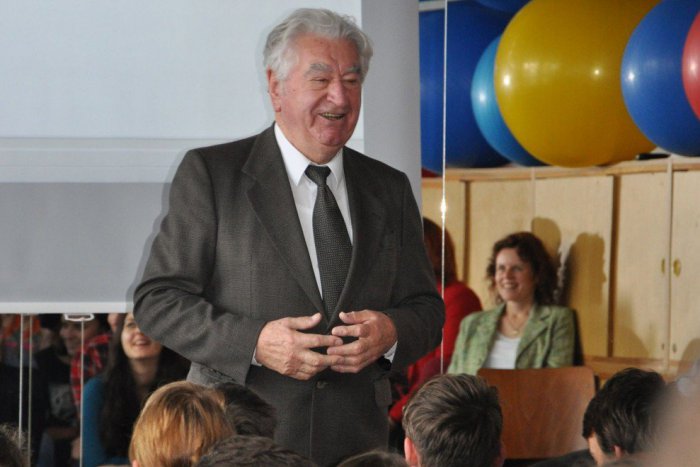 Ilustračný obrázok k článku Známy katolícky kňaz a spisovateľ Anton Srholec: "Nemám už síl ani spomínať"