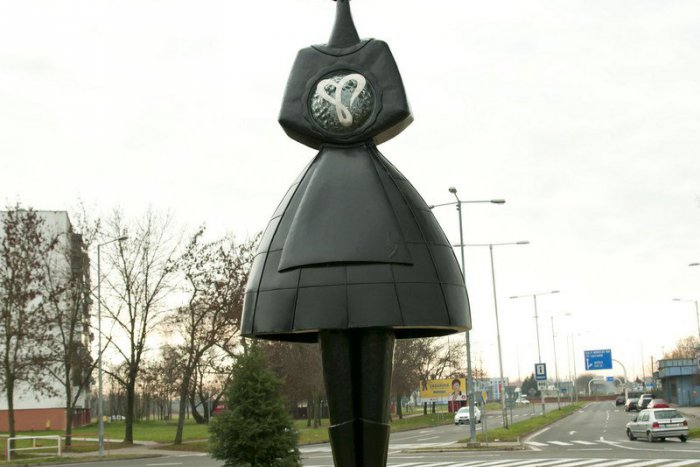 Ilustračný obrázok k článku Kruhový objazd stráži Zemplínčanka: Pár faktov, ktoré o soche určite neviete...