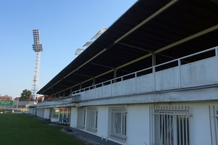 Ilustračný obrázok k článku Futbalisti z okolia Bystrice majú vyhraté: Tisíce eur na nové šatne