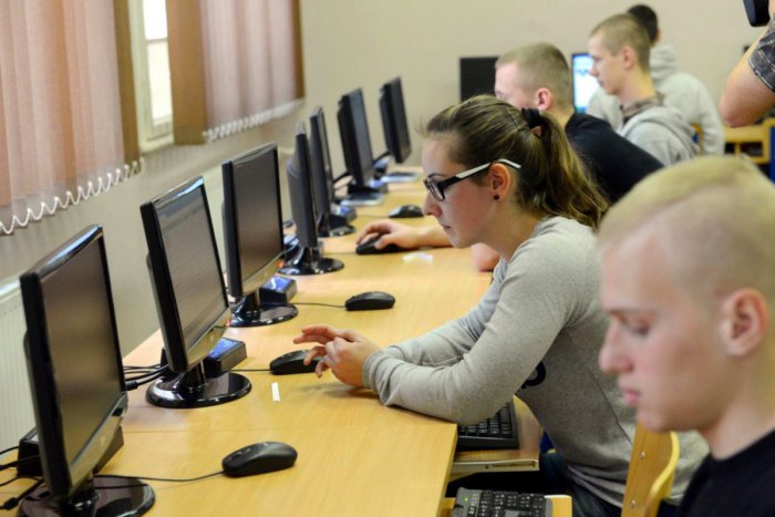 Ilustračný obrázok k článku V Bratislave je IT gymnázium, ktoré má pre svojich žiakov zamestnanie