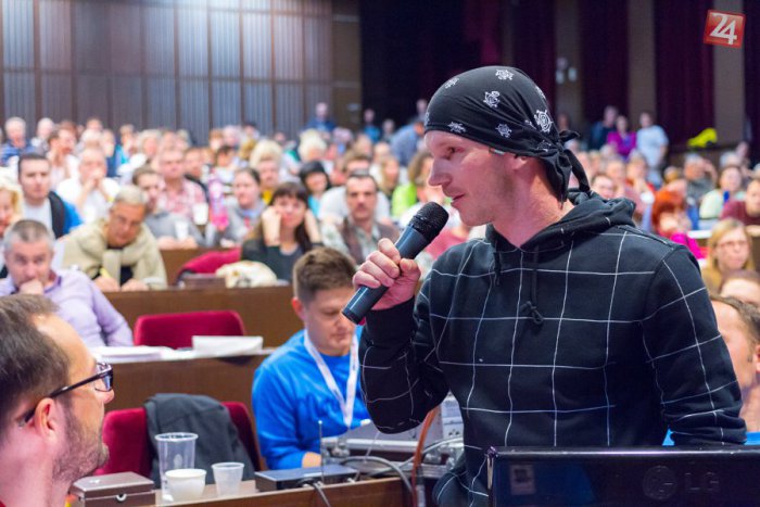 Ilustračný obrázok k článku Vysoké hory splnili očakávania: Zaujímavých hostí si vypočuli stovky návštevníkov