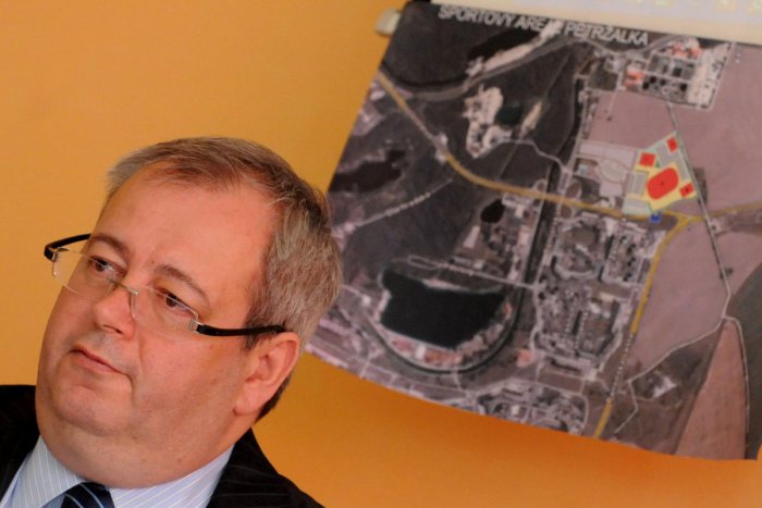 Ilustračný obrázok k článku Rozhovor so starostom: Vladimír Bajan nechce z Petržalky len nocľaháreň, ale plnohodnotné "mesto"