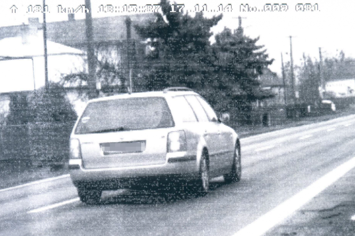 Ilustračný obrázok k článku Dedinu si pomýlil s pretekárskou dráhou? Vodičovi (58) namerali 120 km/h