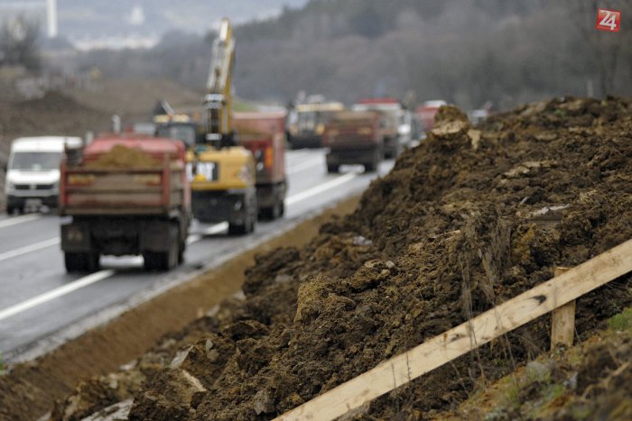 Ilustračný obrázok k článku Obchvat Žiaru v číslach: Koľko stál, aký je dlhý, a koľko robotníkov na ňom makalo?