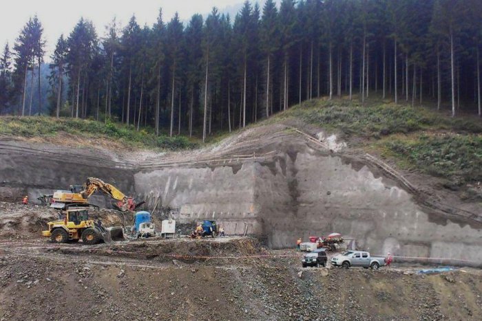 Ilustračný obrázok k článku Na tuneli Čebrať sa opäť pracuje:  Známy je predpokladaný termín dokončenia