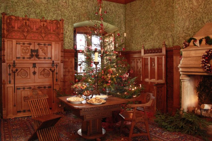 Ilustračný obrázok k článku Na zámku trhnú rekord: Tipnite si, koľko tu bude vianočných stromčekov