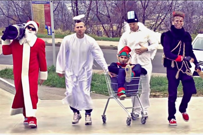 Ilustračný obrázok k článku V skate parku vyčíňal tancujúci Mikuláš: Predviedol sa spolu s čertom, anjelom a škriatkom!