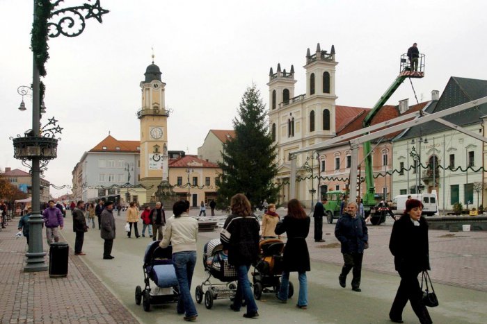 Ilustračný obrázok k článku Vianoce by sme si lepšie ani nevychutnali: Čo máme cez sviatky doma, teraz v Bystrici zažijeme pod holým nebom