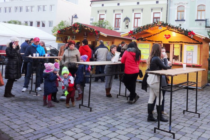 Ilustračný obrázok k článku Mažoretky, Natália Ondrejmišková i Mikuláš: TAKTO to vyzeralo v piatok na námestí!