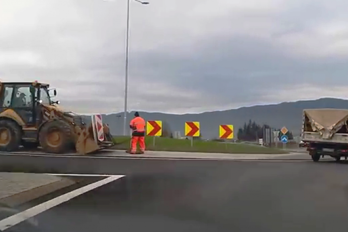 Ilustračný obrázok k článku Nový kruhový objazd pri Lovčici OBRAZOM: Žiarčania sa obávajú havárií, polícia kontruje