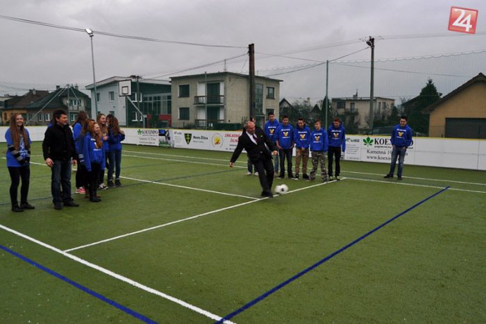 Ilustračný obrázok k článku Športujúci mladí sa môžu radovať: V Žiline vyrástlo ďalšie multifunkčné ihrisko FOTO