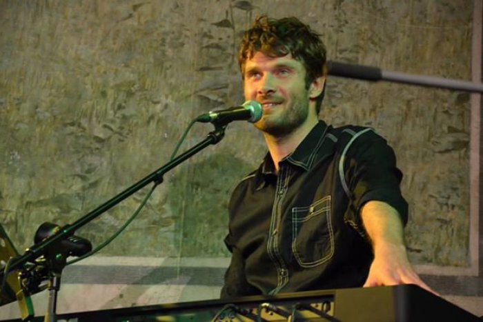 Ilustračný obrázok k článku Milo Kráľ si vďaka seriálom splnil hudobný sen, so svojim bandom nahral CD: Vyhrajte ho aj s venovaním