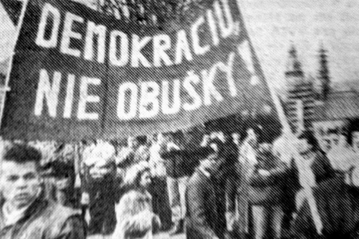 Ilustračný obrázok k článku Vtipy z roku 1989: Zasmejeme sa na nich aj po 25 rokoch?