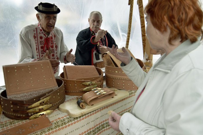 Ilustračný obrázok k článku Remeselníci si od nového roka za predaj výrobkov priplatia: Mesto im zdvojnásobilo poplatky