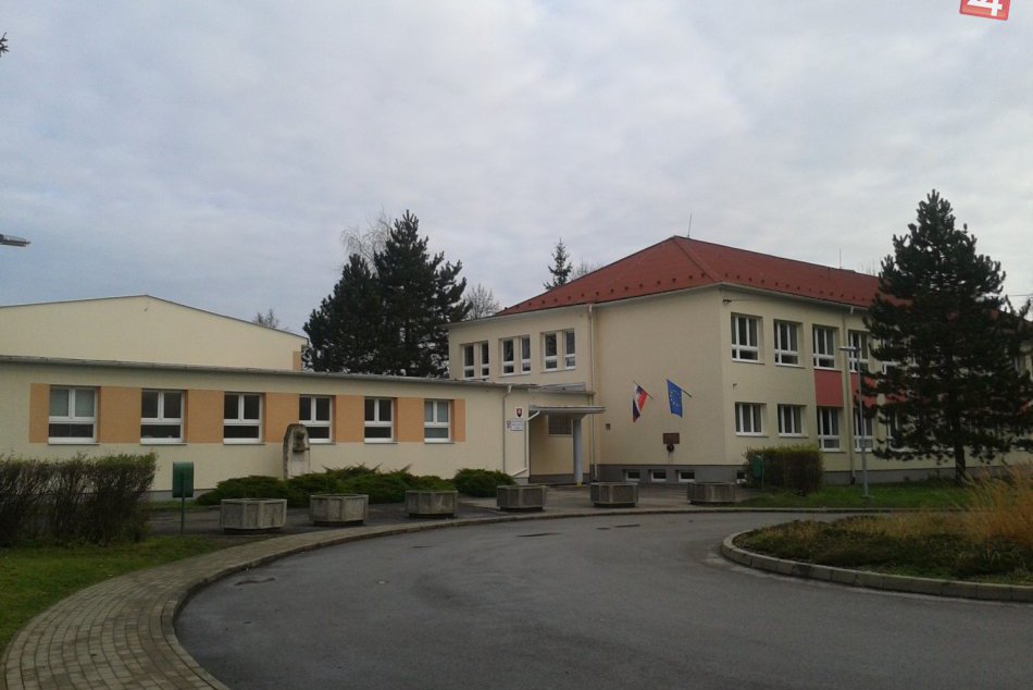 Ilustračný obrázok k článku Škola v Sliači toho už zažila až-až: O jej opätovný rozmach sa kedysi postarali vojaci