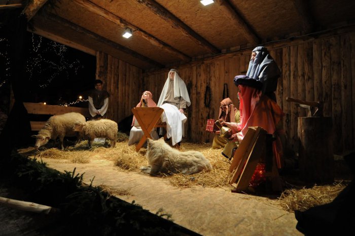 Ilustračný obrázok k článku Na bystrickom námestí zaujme unikátny betlehem: Tešte sa na živé ovečky v centre mesta