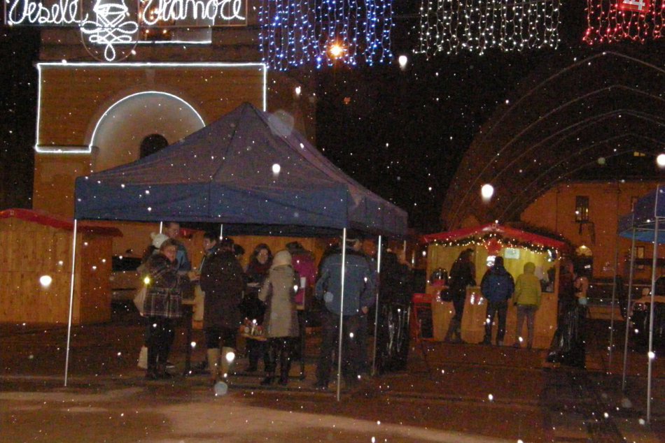 Ilustračný obrázok k článku Premiéra vianočných trhov v Brezne očami návštevníkov: Nie je to síce Viedeň, ale...