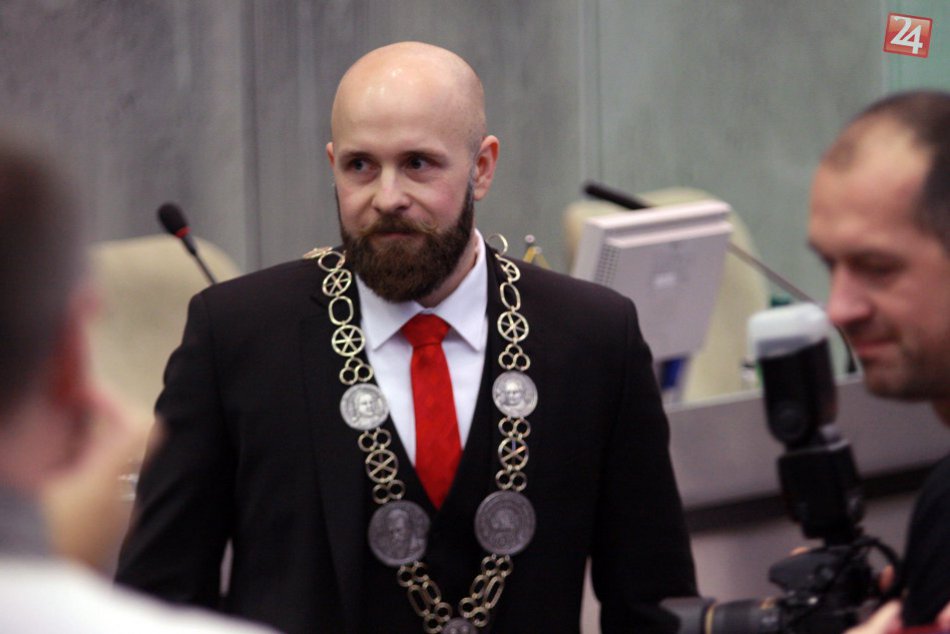 Ilustračný obrázok k článku Čo robí trnavský primátor? Pozrite si kalendár Petra Bročku