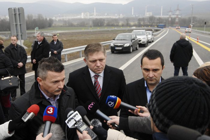 Ilustračný obrázok k článku Čerstvo otvorený obchvat Žiaru OBRAZOM: Odobriť ho prišiel Robert Fico!