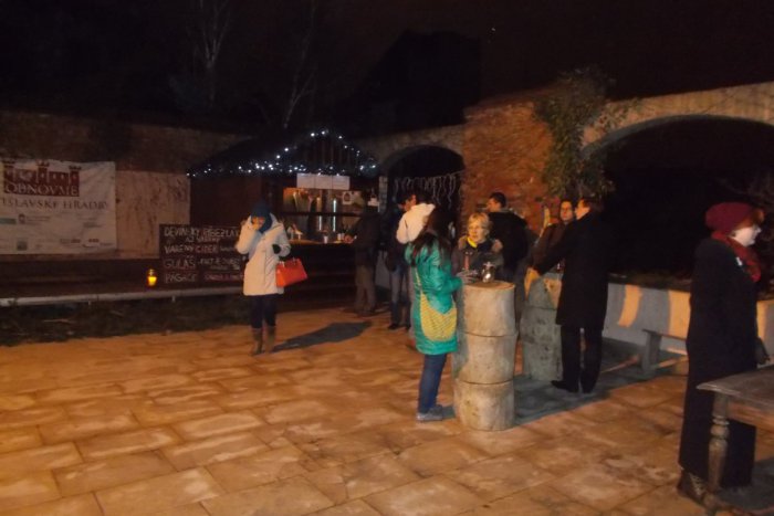 Ilustračný obrázok k článku Na mestských hradbách to oddnes dýcha vianočnou atmosférou