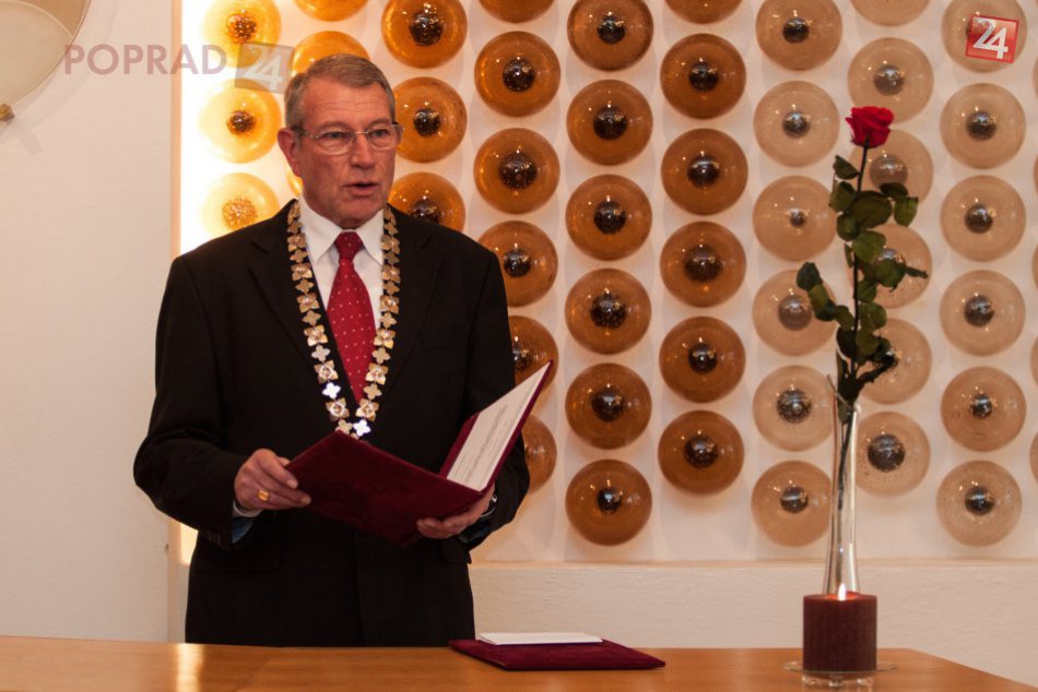 Ilustračný obrázok k článku Noví poslanci vo Vysokých Tatrách zložili sľub. Mesto povedie naďalej Ján Mokoš